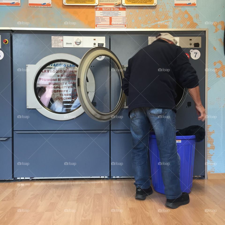 Automatic laundry
