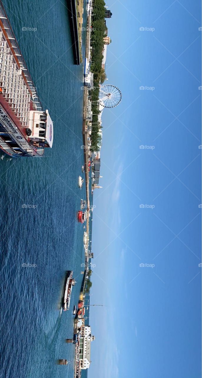 Beautiful day at the Chicago river