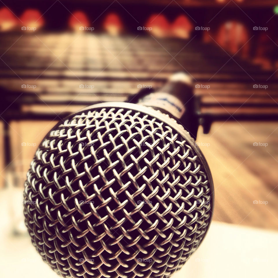 event crowd focus microphone by lukegusman