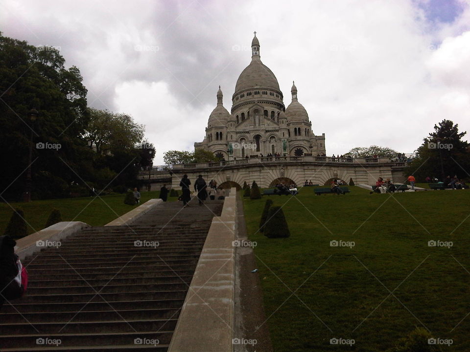 It is the sacre coeur of Paris. The photo is from five years ago when I was on vacation there. With the camera I have also focused on the stairs that lead to the basilica.