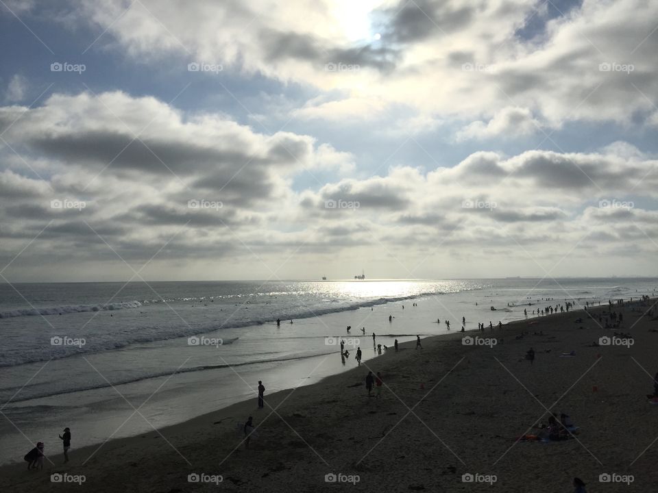 Hermoso atardecer en la playa en California