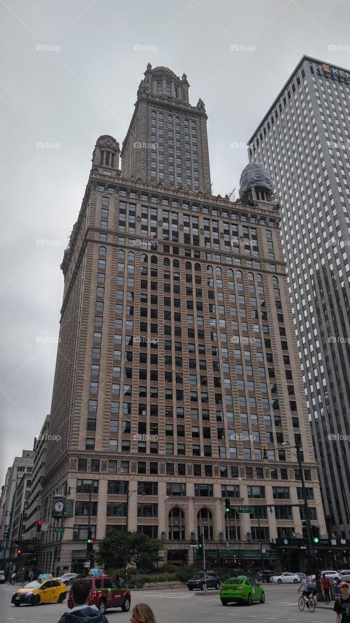 A beautiful historic building in downtown Chicago