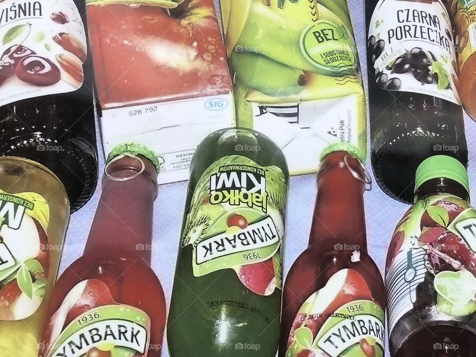 Plenty of choice of drinks here and the combination makes for an eye catching arrangement.