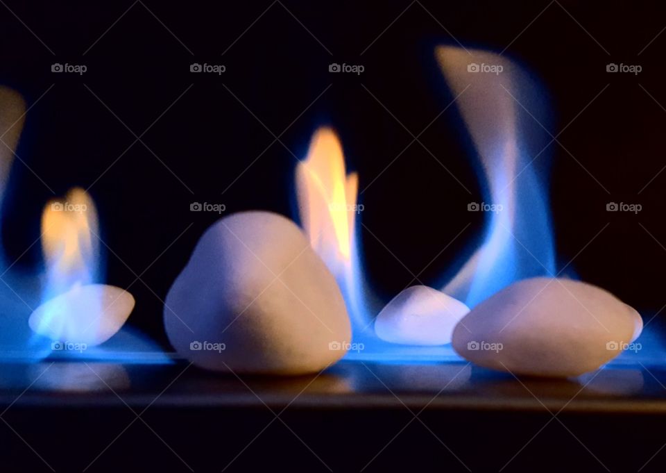 Put on your shades, 'cause I'll be dancing in the flames