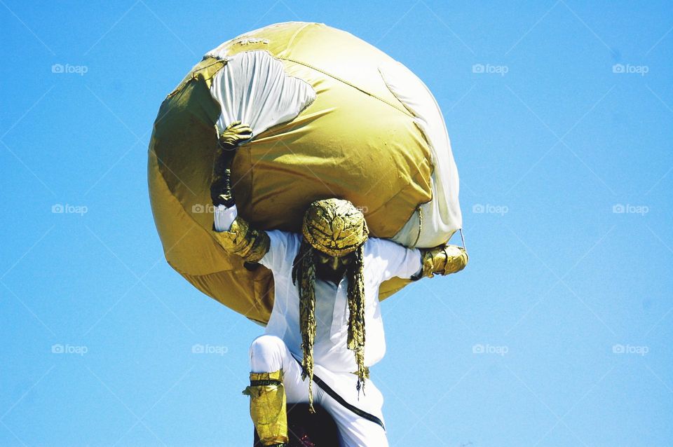 Pirates of the caribbean in Athens - This golden world can't hold anymore