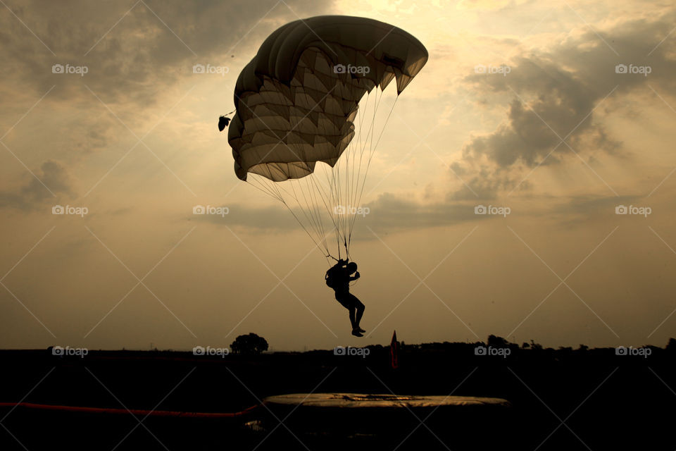 accuracy parachute landing
