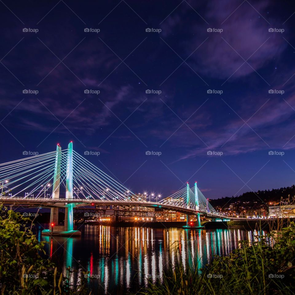 Tilikum bridge at night 