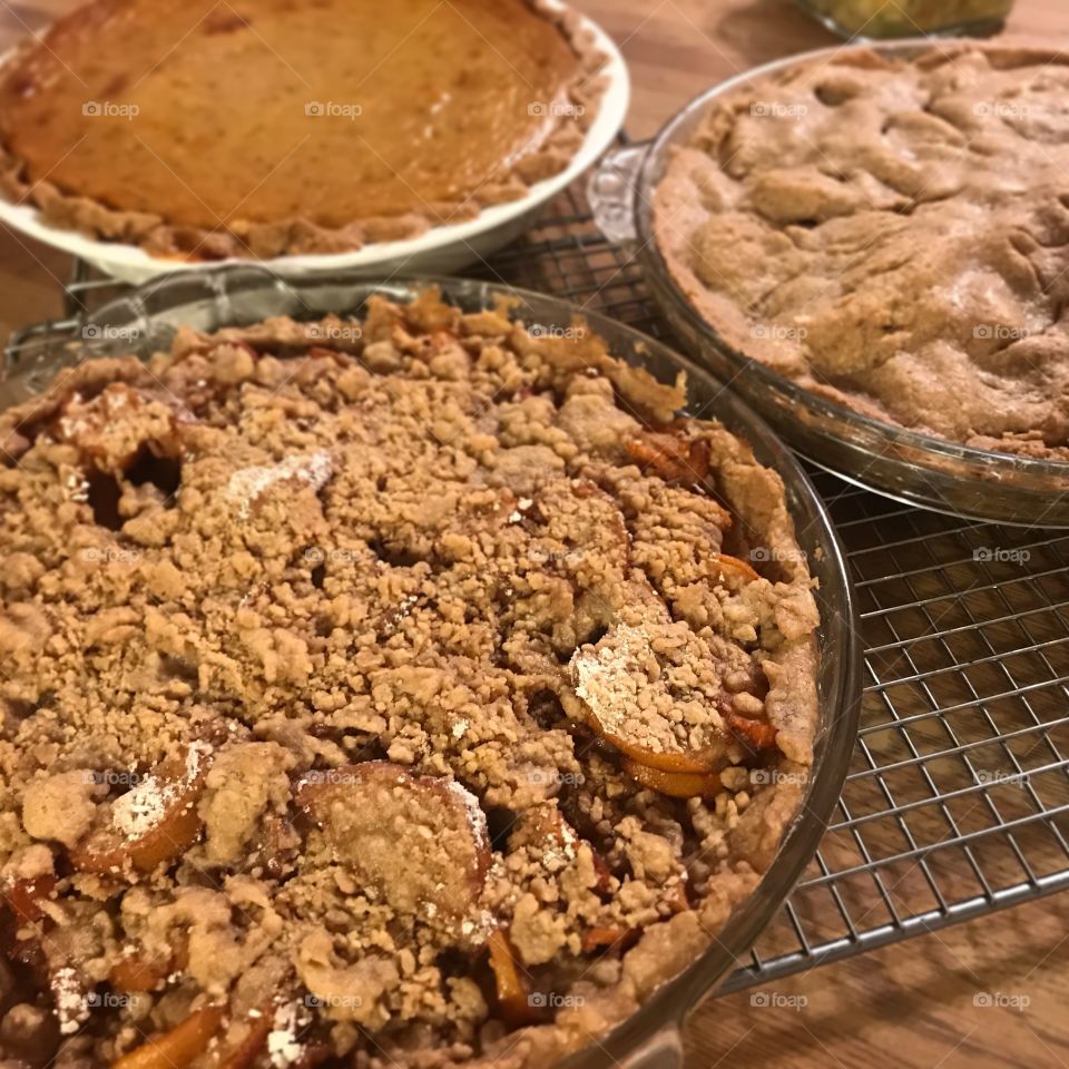 It high time for pie! Apple pie! And pumpkin pie!