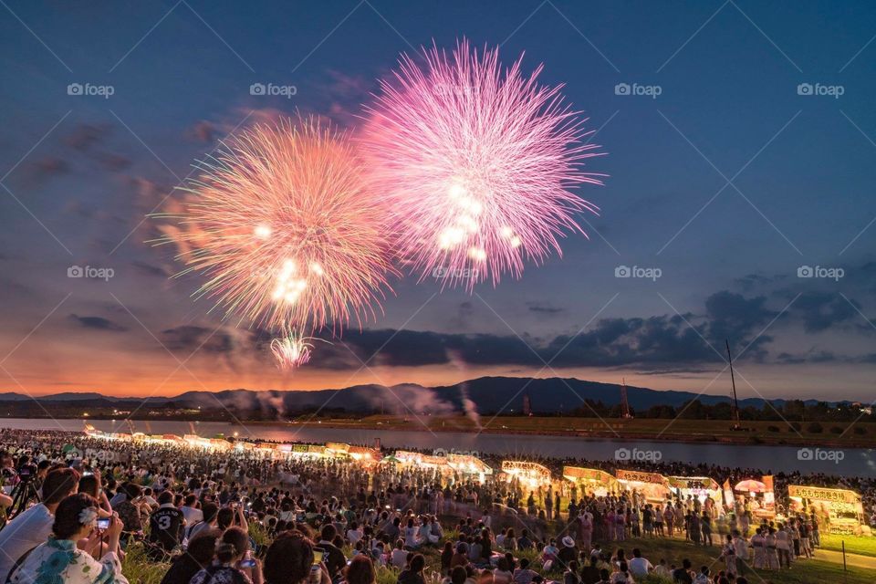 An awesome capture at the Chikugo River Firewoks Festival held in Fukuoka, Japan
