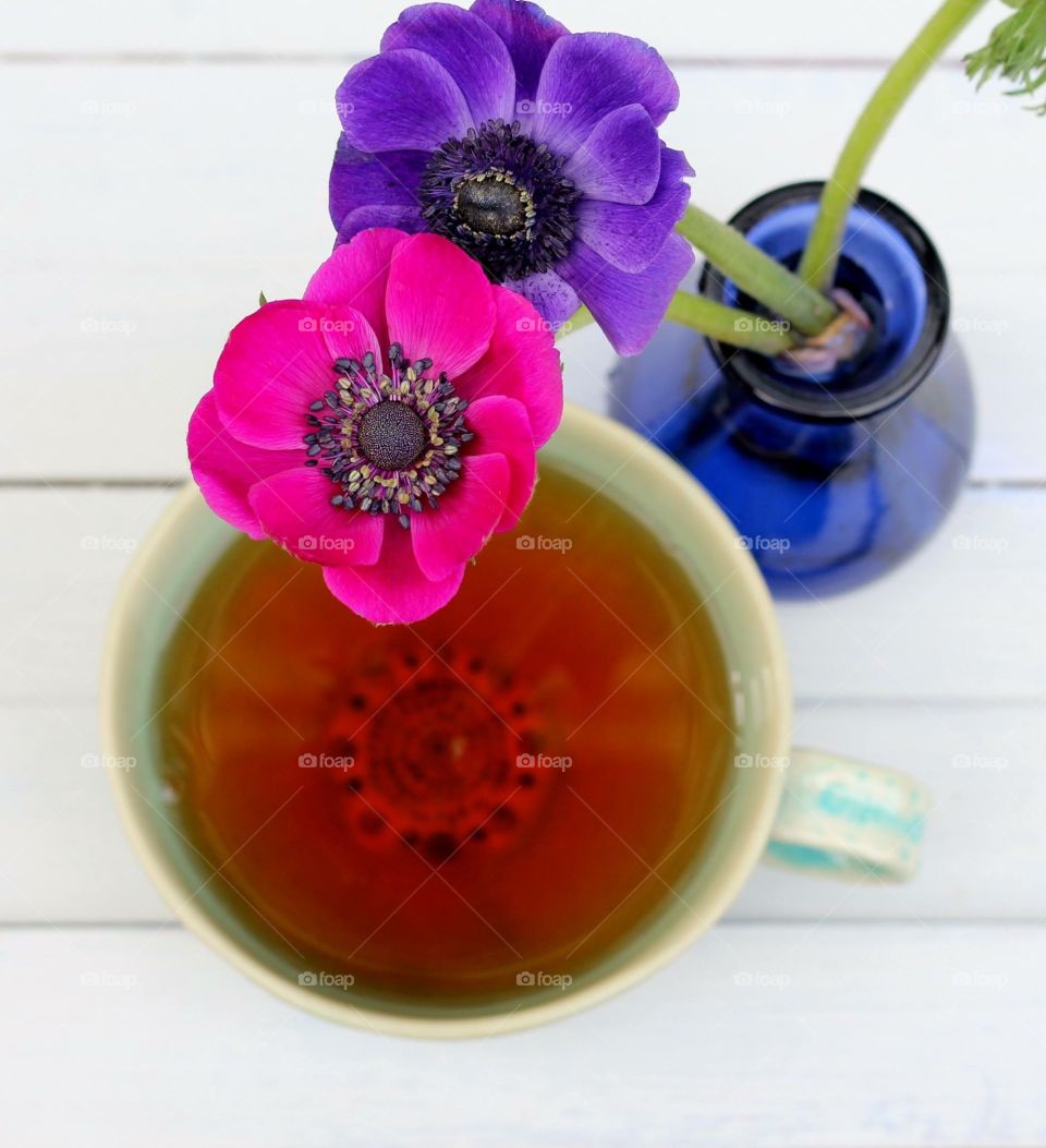 Tea and flowers 