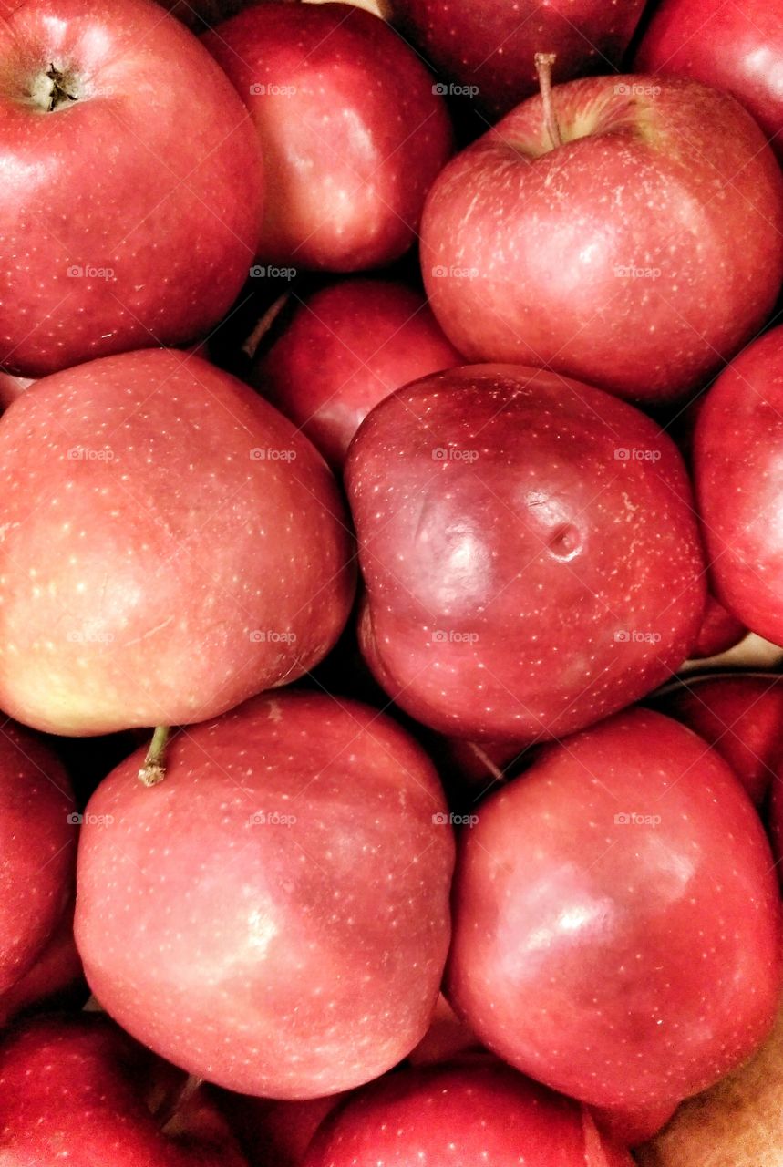 Red apples