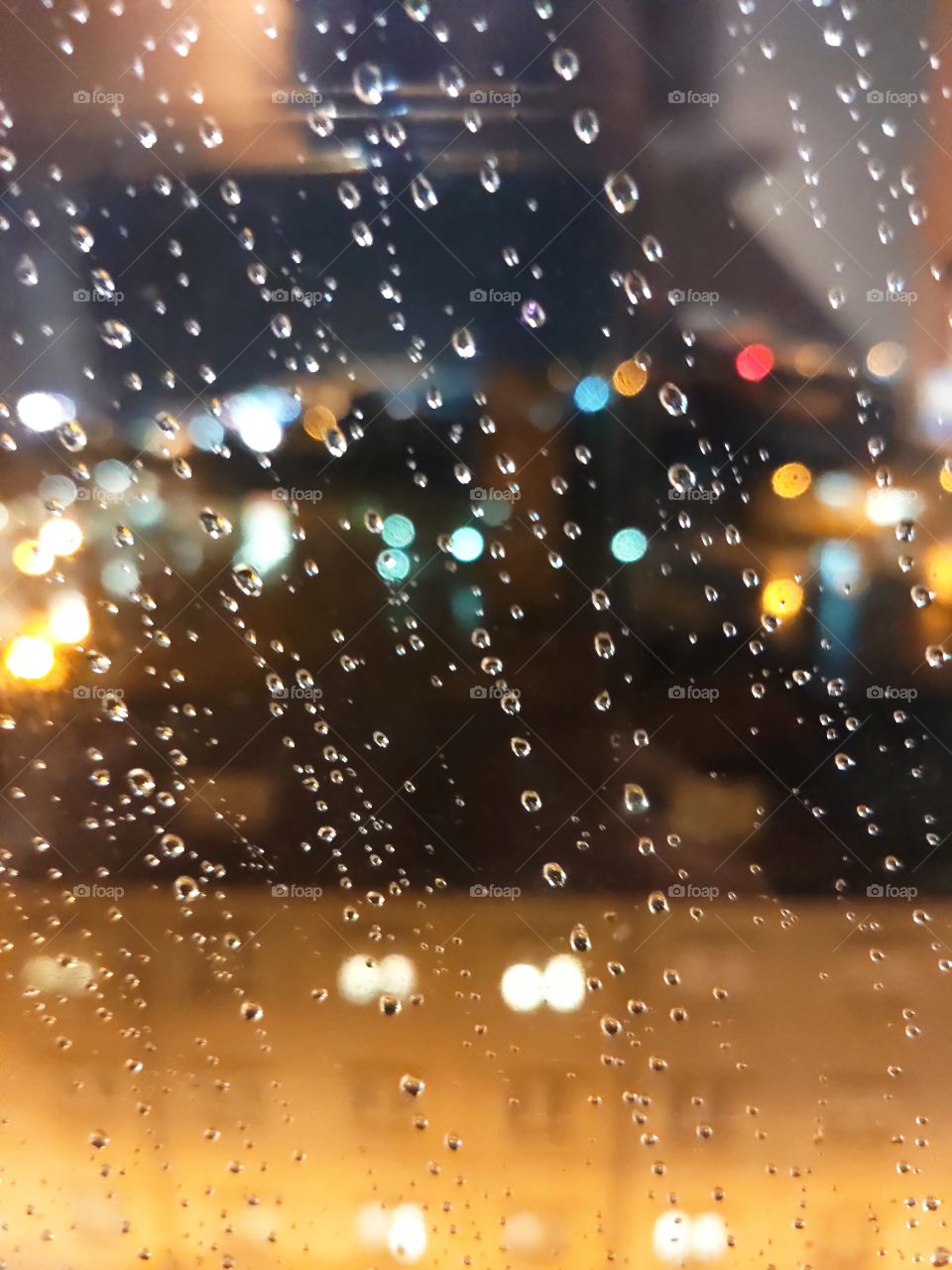 llueve sobre la ciudad