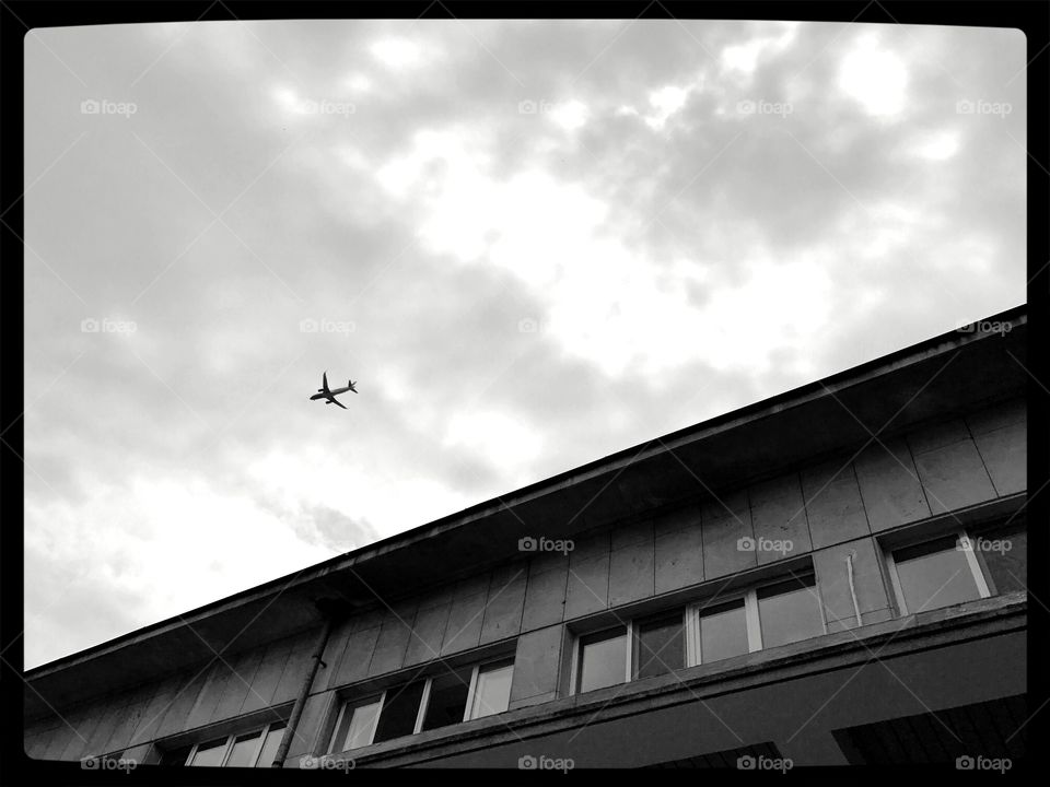 Plane and building 