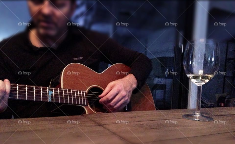 Lonely Men in bars artist