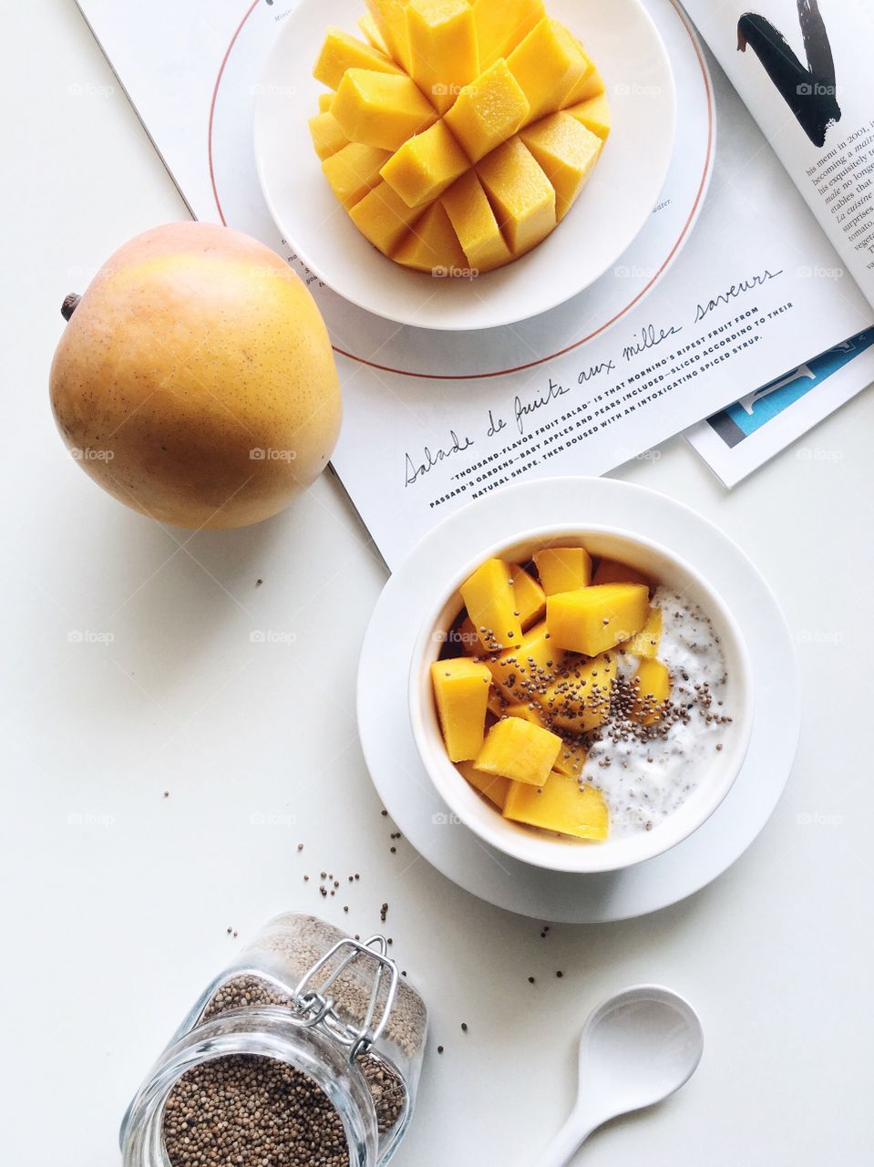 Awesome Food Flats Lays : Healthy breakfast with R2E2 mango, yogurt, chia seed and perilla seed.