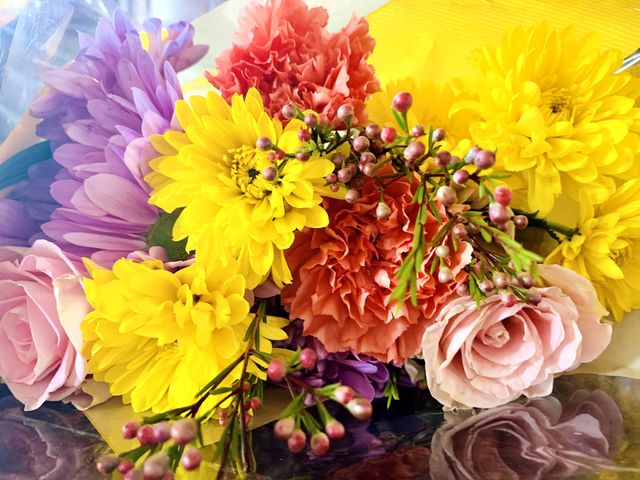 A beautiful variety of a bouquet of flowers 