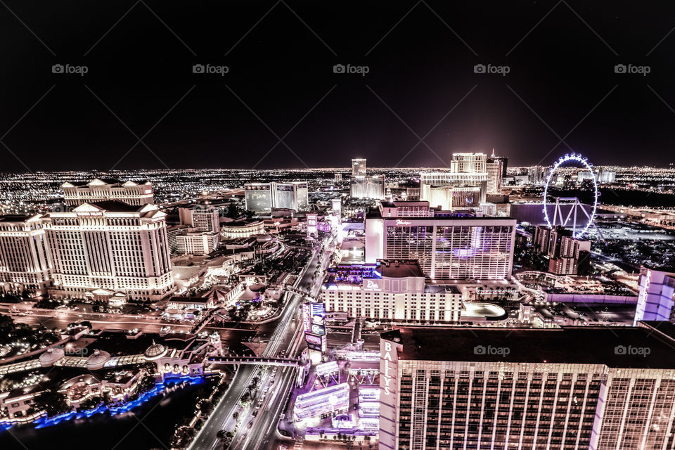 🙏 My condolences extend to the 58 that have left this world and to another 515 that are fighting for their lives as we speak due to the senseless violence that took place a few hours ago in Las Vegas.
・
While joyous and playful “Sins” create the colors in our city of Paradise; we demean, and reserve no place in the Valley or anywhere in our great nation for, those who interpret the word “Sin” in such ways that threaten the comfort, safety, and moreover is detrimental to the lives of our friends, family, as well as each distinct visitor that makes our community diverse and unique.
・
In honor of the victims who have left us and their families, my photos today of Las Vegas contain minimal colors to represent those who fall short in what is usually a vibrant city.
May the Lord help us in uniting our community in the times of need, honor the wishes of the ones fighting to survive, and end the counting of number of casualties from increasing any further.
⚫️⚪️⚫️⚪️⚫️⚪️⚫️⚪️⚫️⚪️⚫️⚪️⚫️⚪️⚫️
☎︎ Victim Information Hotline:
1-(866)535-5654
•
Donate Blood at United Blood Services:
LAS VEGAS
6930 W. Charleston Blvd. 
Las Vegas, NV 89117
•
HENDERSON
601 Whitney Ranch Dr.
Bldg. D. Ste 20
Henderson, NV 89014