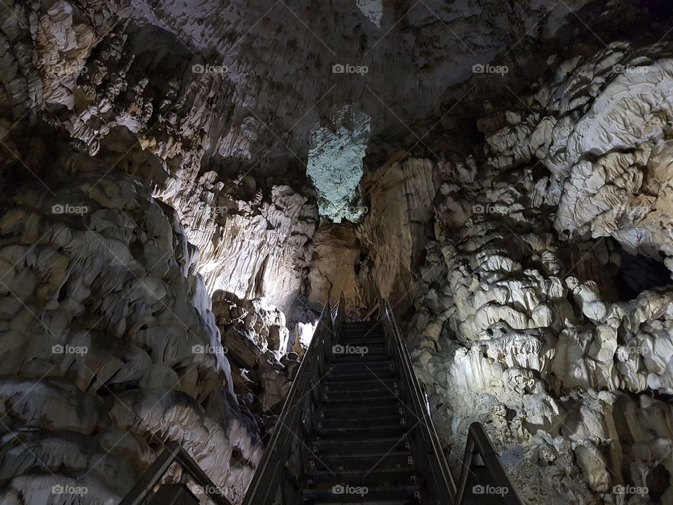 escursione grotte del monte cucco