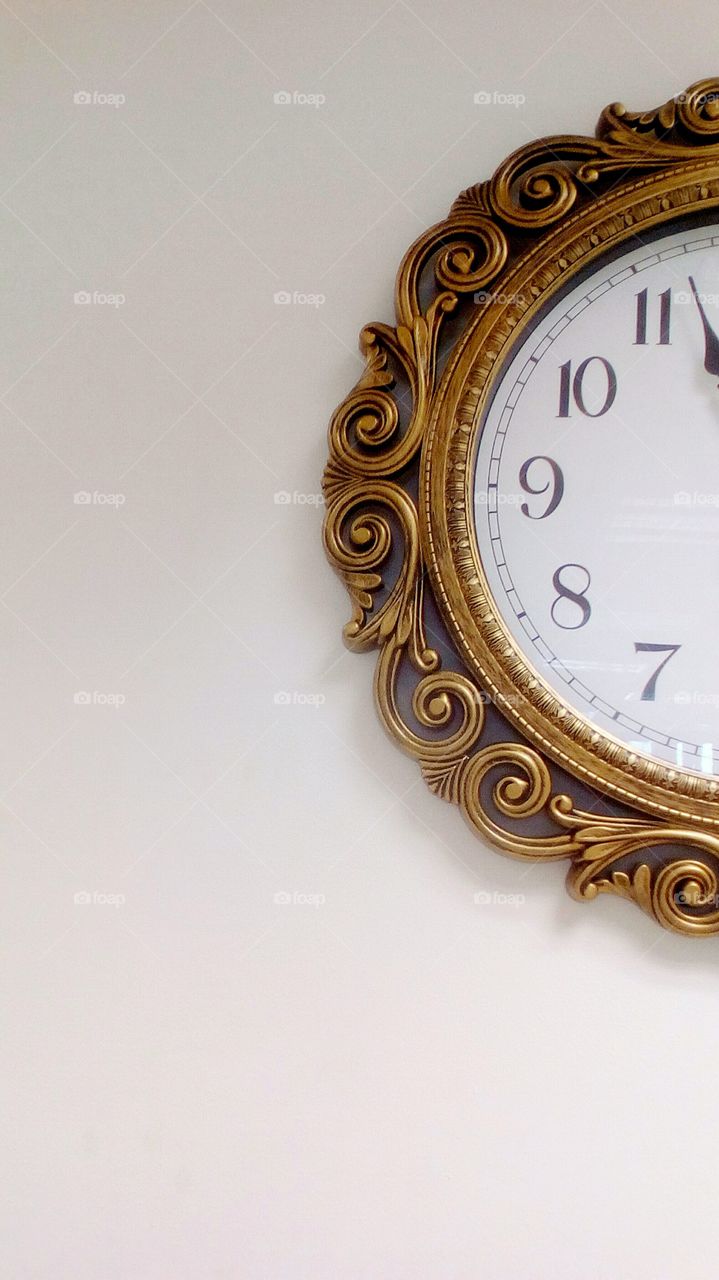 Clock with luxury vintage beautiful frame design