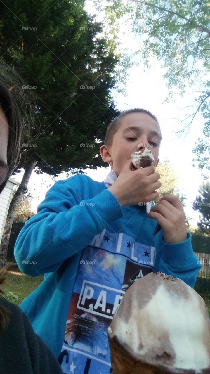 my son eat ice cream