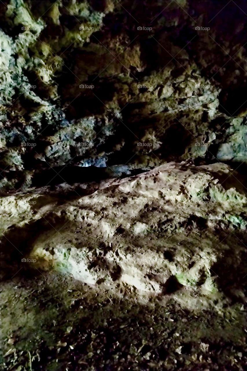 These rocks are found in the „Steinkirche“, the „Stone Church“ by „Scharzfeld“, „Harz“, „Saxony-Anhalt“ in former „East Germany“. Inhabited since prehistoric times the cave became a Christian Church in the Middle Ages. 2024. Hypnotic Productions