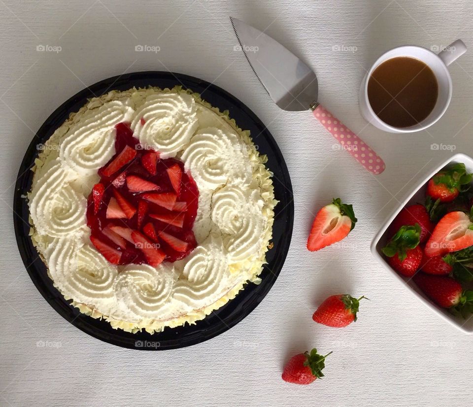 Freshcream cake with strawberries 