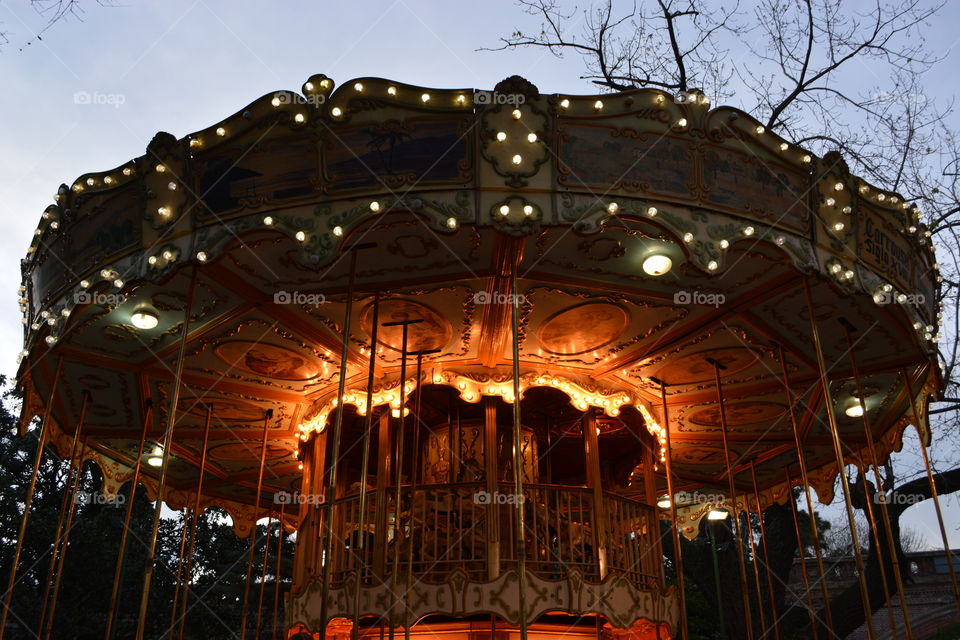 Illuminated carrousel