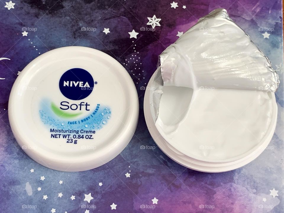 Nivea soft moisturizing creme