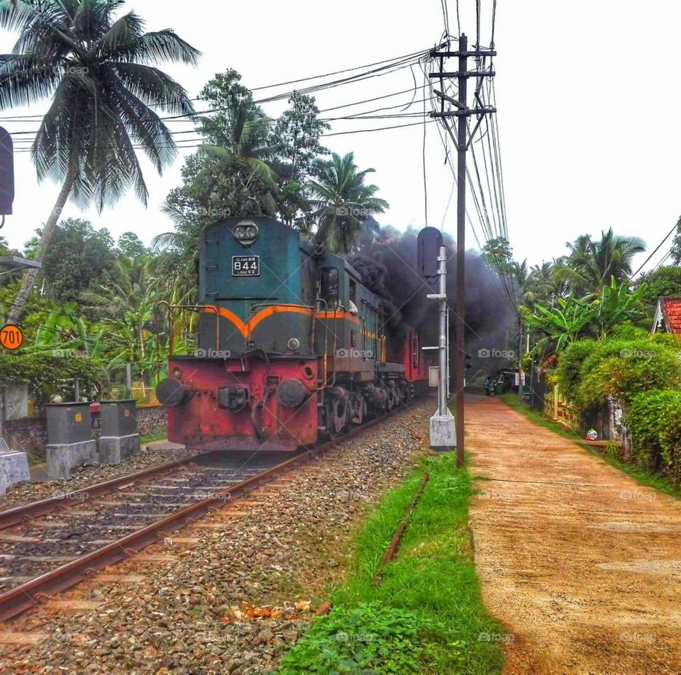 train in sri lanka