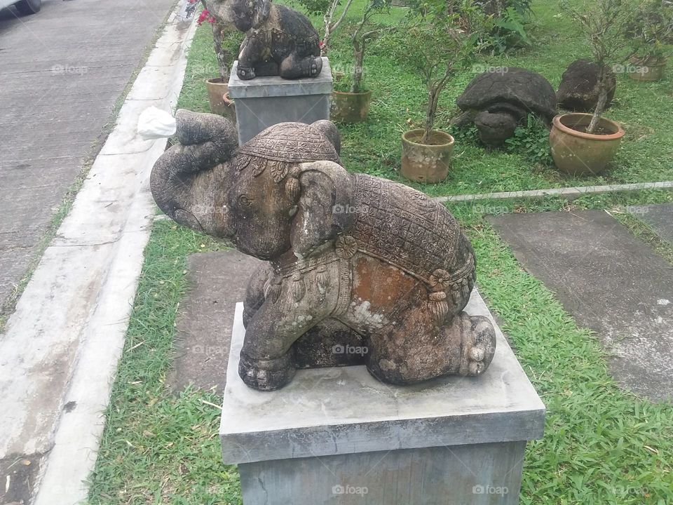 the elephant of statue