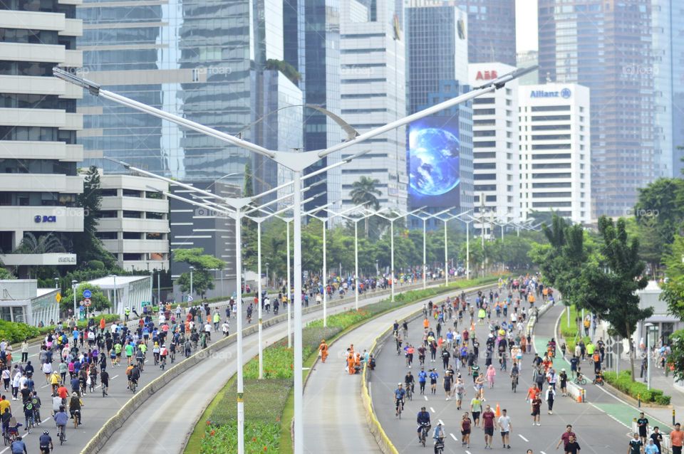 Residents of Jakarta City are exercising leisurely walking, running and cycling on street Sudirman Jakarta on car-free days.  Sunday January 15, 2023