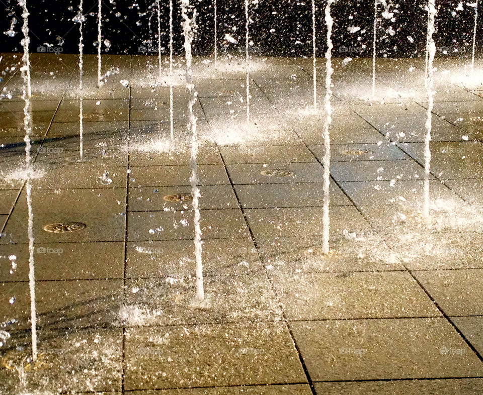 savannah georgia water spouts by refocusphoto