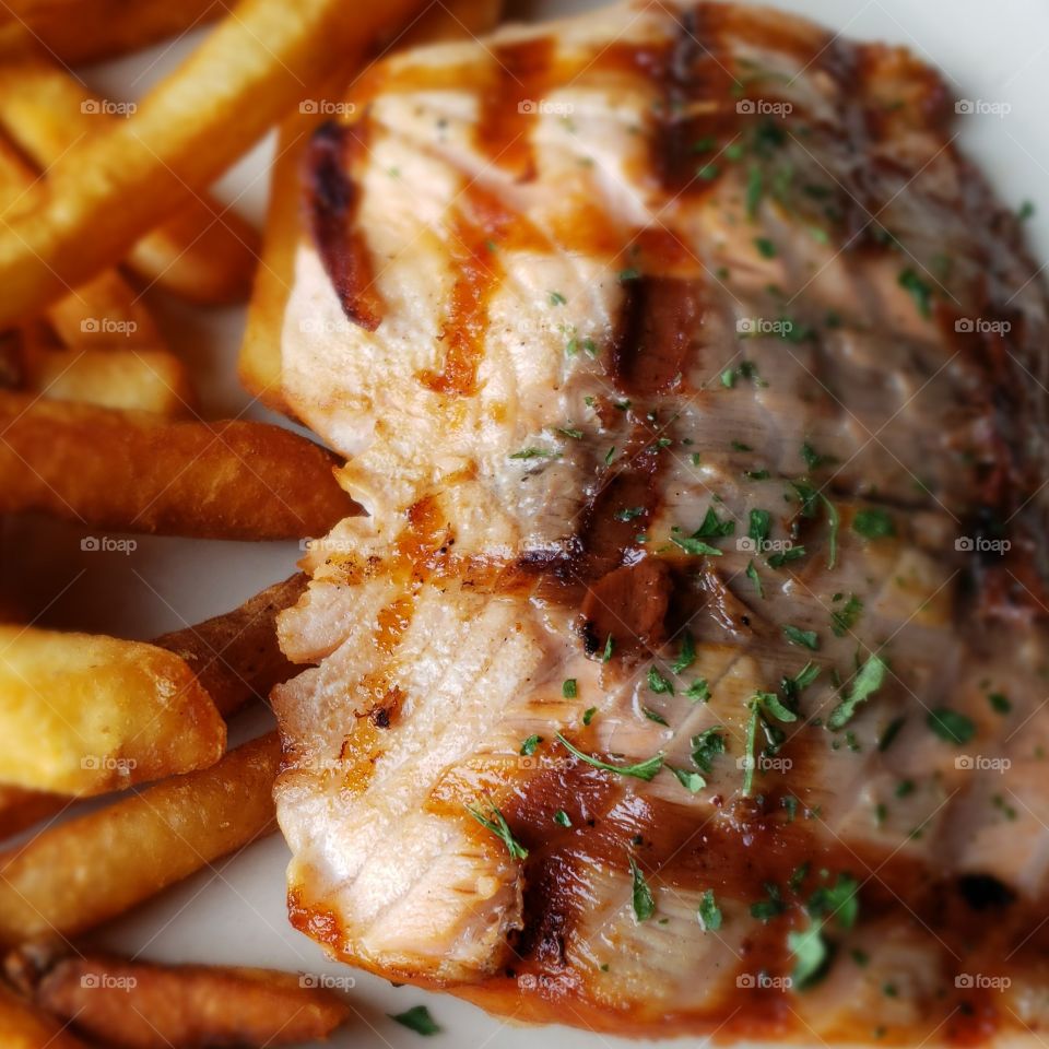 Freshly caught grilled salmon on the Oregon coast miost and very flavorful.