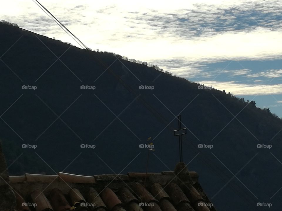 The cross and the mountain