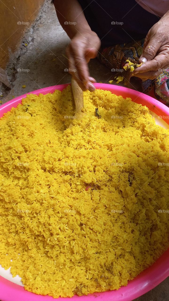 This dish is made from rice cooked together with turmeric and coconut milk and spices