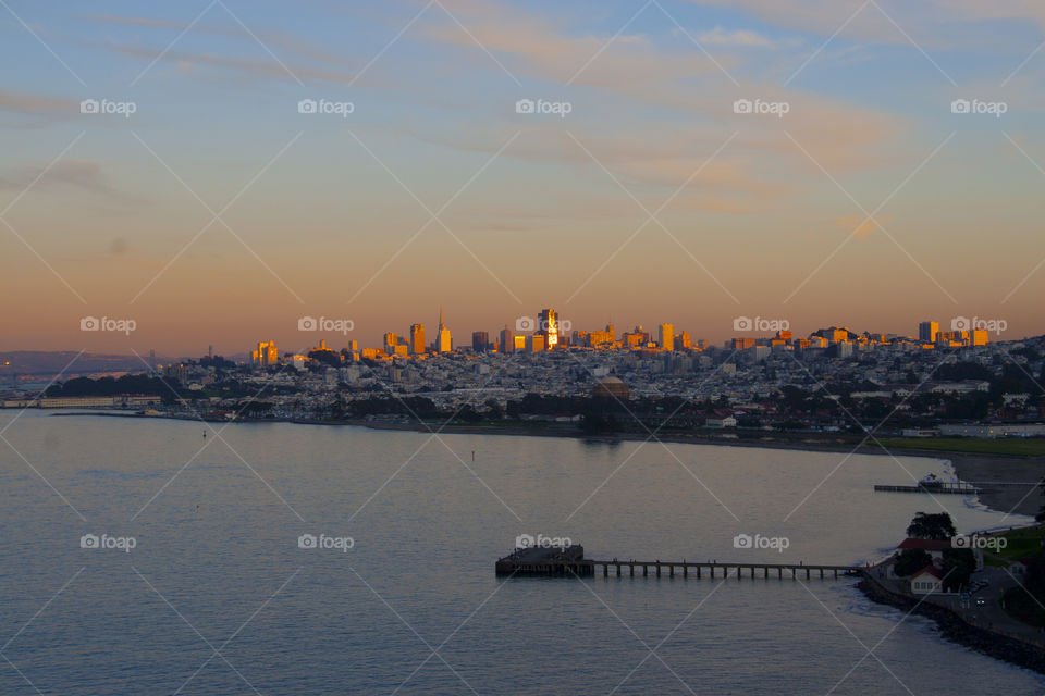 SUNSET VIEW OF SAN FRANCISCO FROM THE GOLDEN GATE BRIDGE CALIFORNIA USA