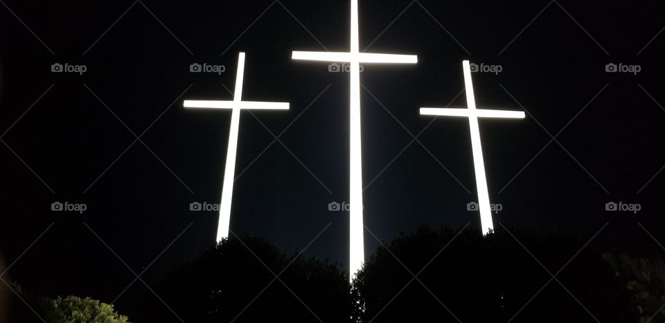 Crosses Light Up the Memphis Hwy