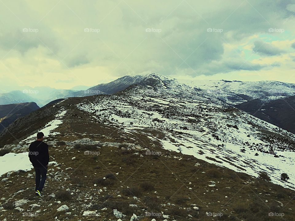 Hicking Cheiron Crest Mountain 