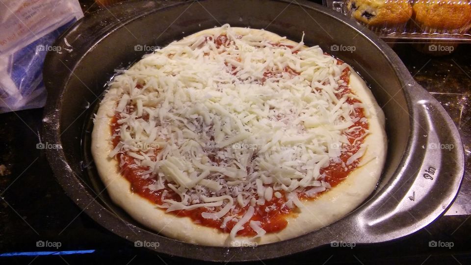 Deep dish cheese pizza