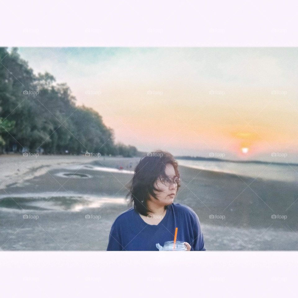 I'm watching the sun go down.