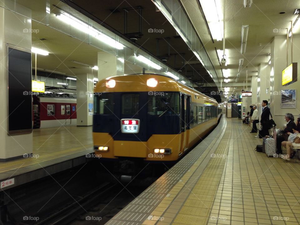 Kintetsu train - 近鉄