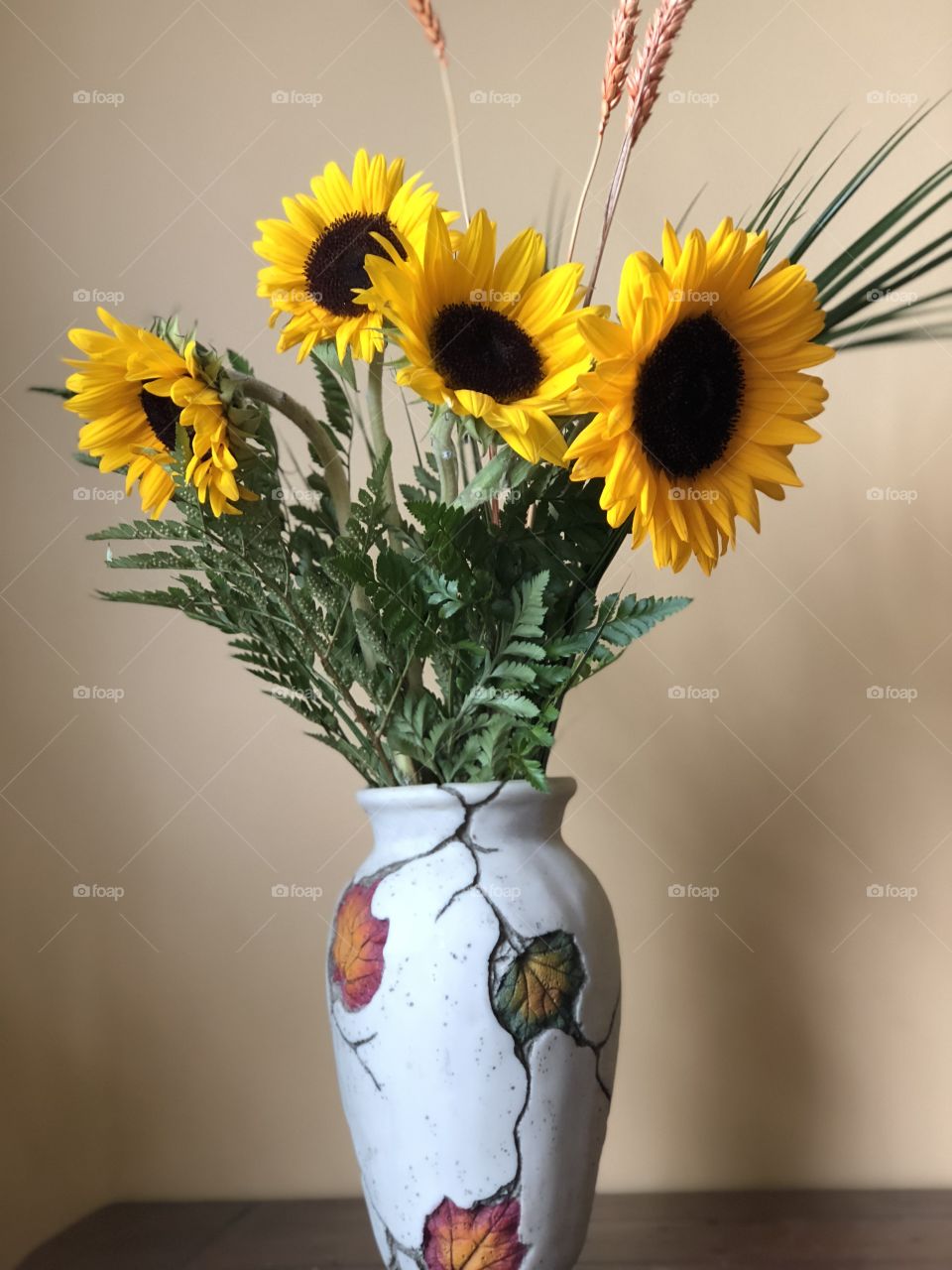 Vase of sunflowers 