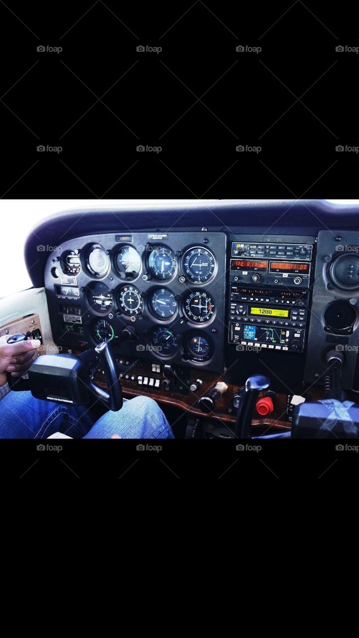 Cockpit 172RG