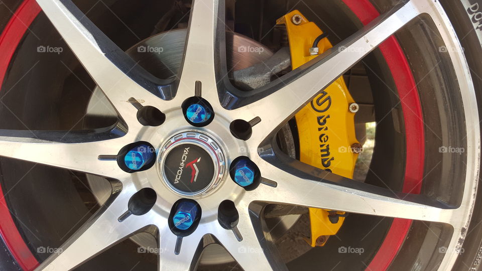 beautiful  alloy wheel. beautiful  alloy wheel and disc brake