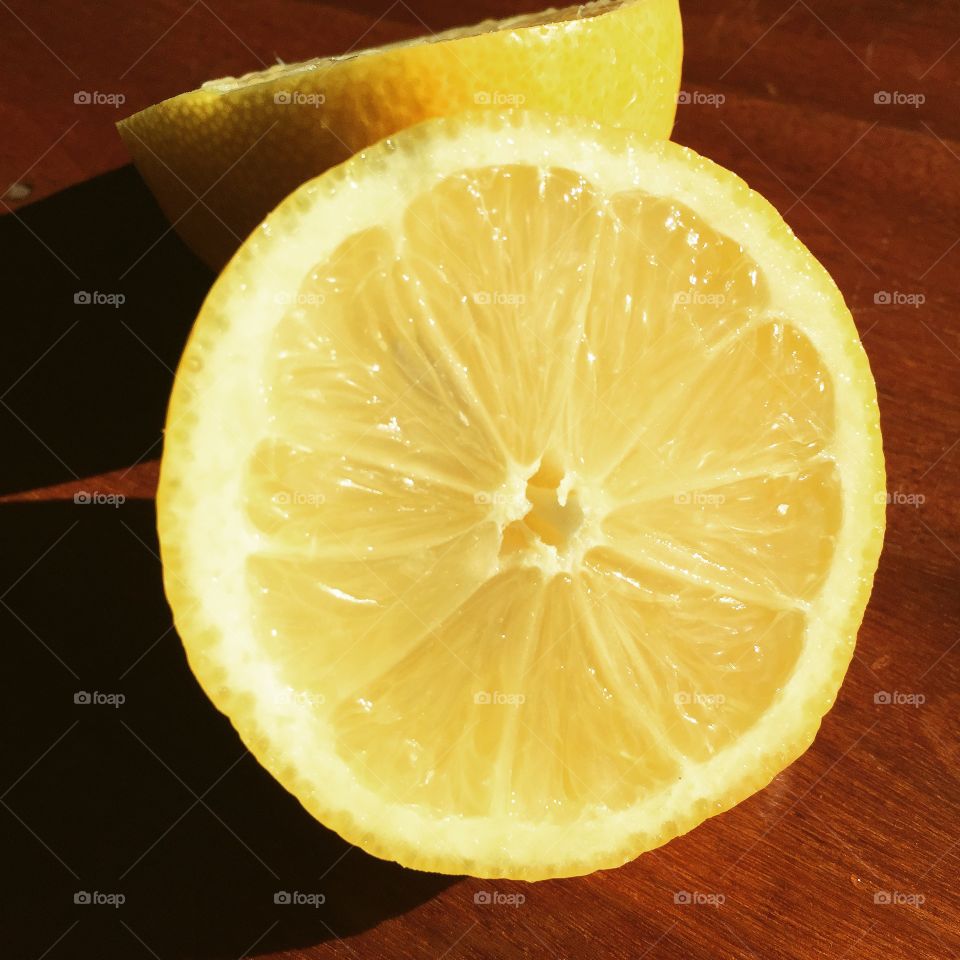 Sliced lemon 