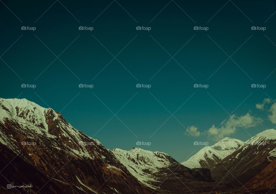 Грузия, снежные горы