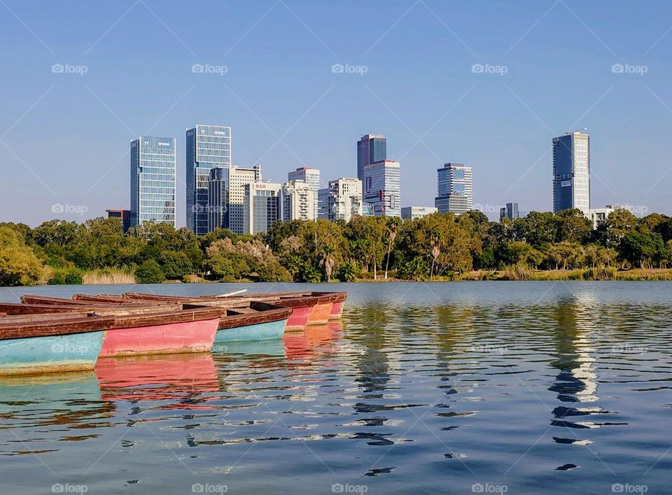 Urban water 💦 Skyscraper 🏢 Boats 🚤