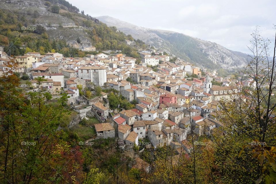 Roccamandolfi (Molise) seen from above