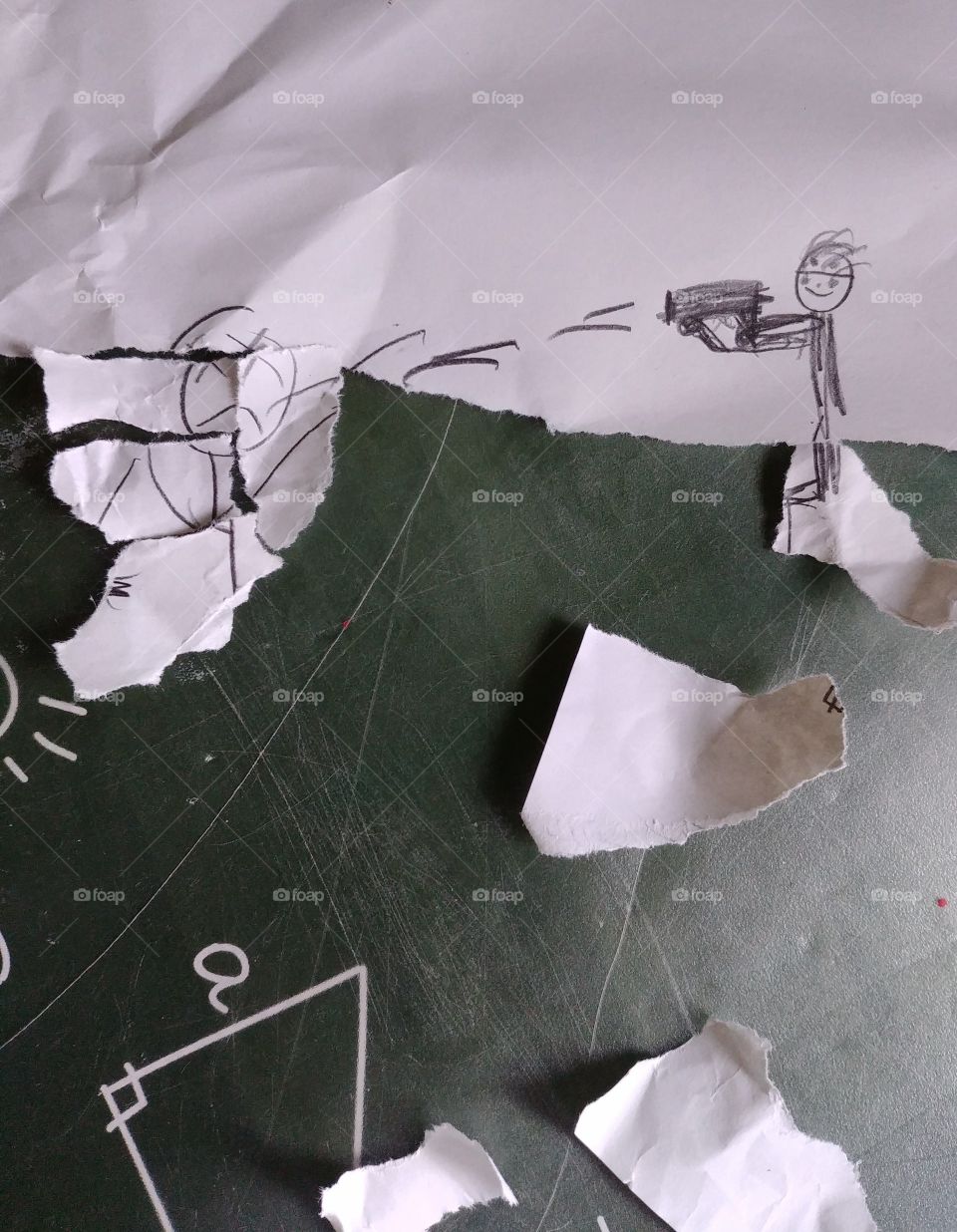 papier paper pistole traurig schiessen frieden malen zerrissen