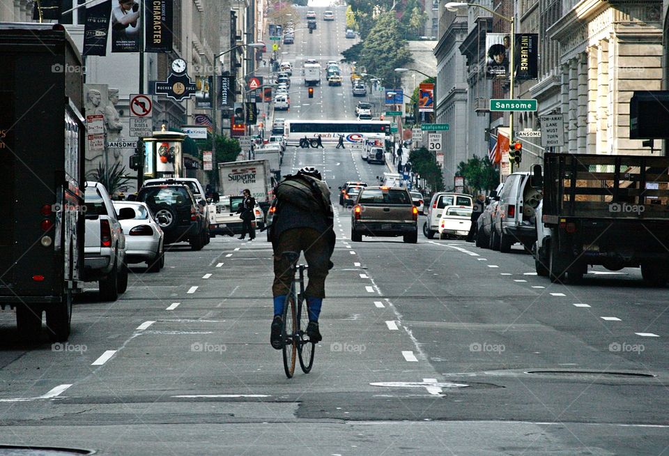 Bicyclist on the street 